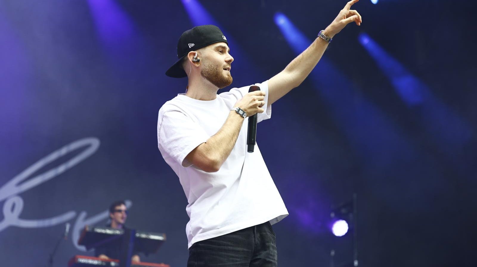 Gobs står blandt andet bag hits som ”Tak for sidst” og ”Tro på kærlighed”.