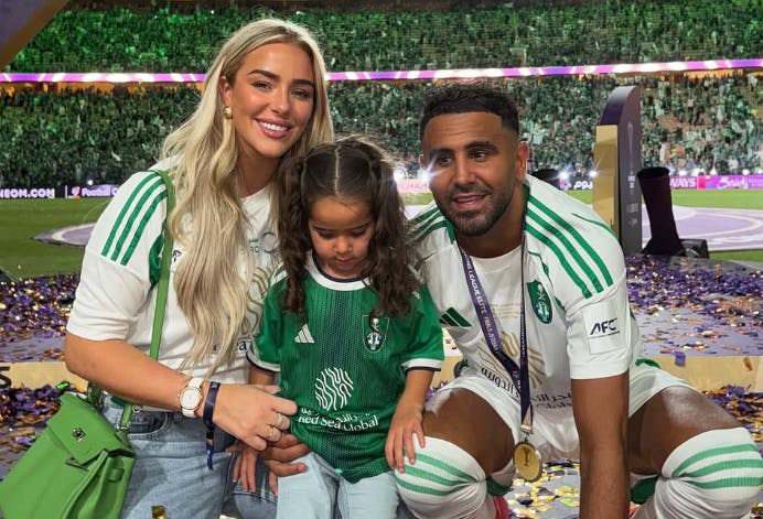 Riyad Mahrez og Taylor Ward er blevet forældre igen. Denne gang til en dreng. Det afslører parret på Instagram.