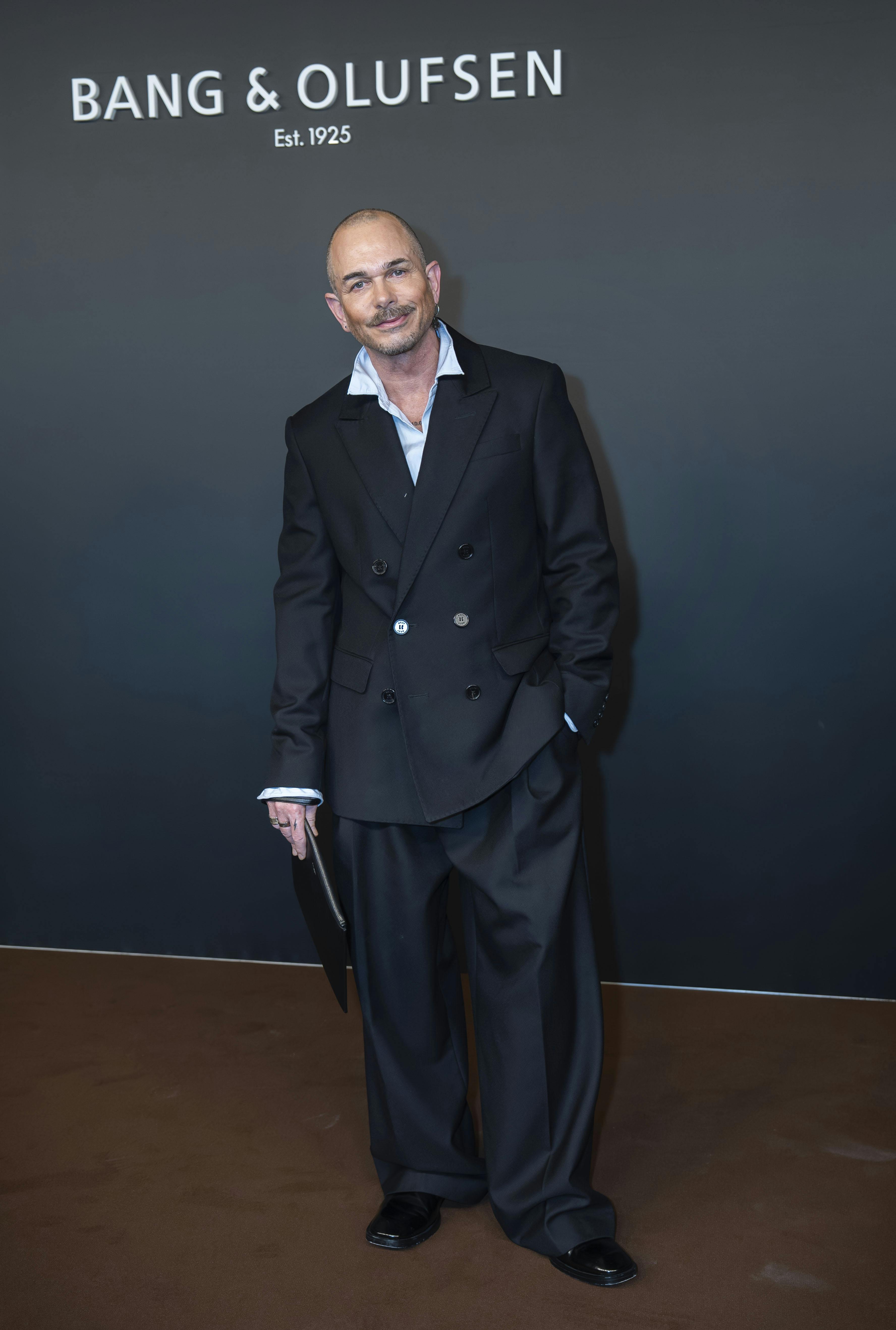 Uffe Buchardt leder stadigvæk efter kærligheden, men han drømmer ikke om bryllup.