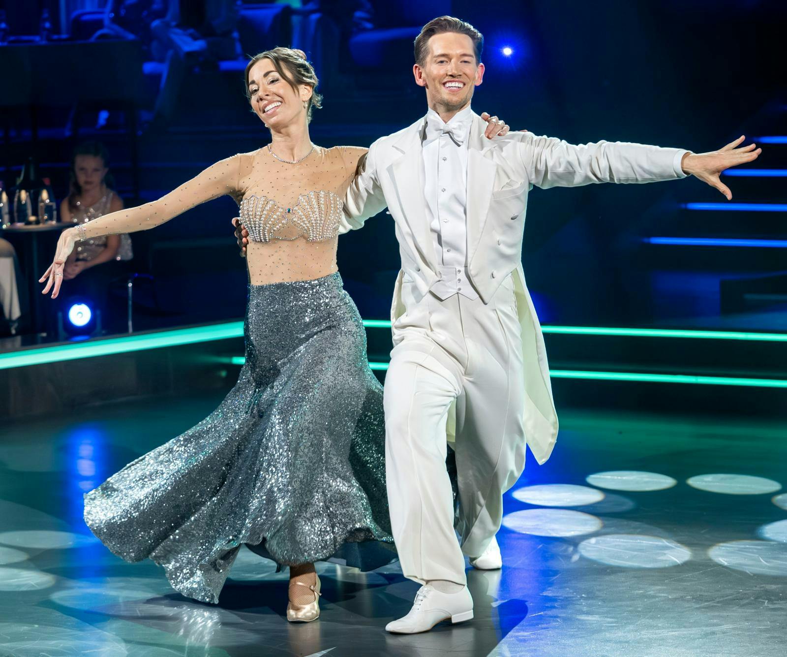 Det er en helt særlig aften for Morten i dag, hvor han må se med fra sofaen, så godt han kan, når "Vild med dans" løber over skærmen om lidt.