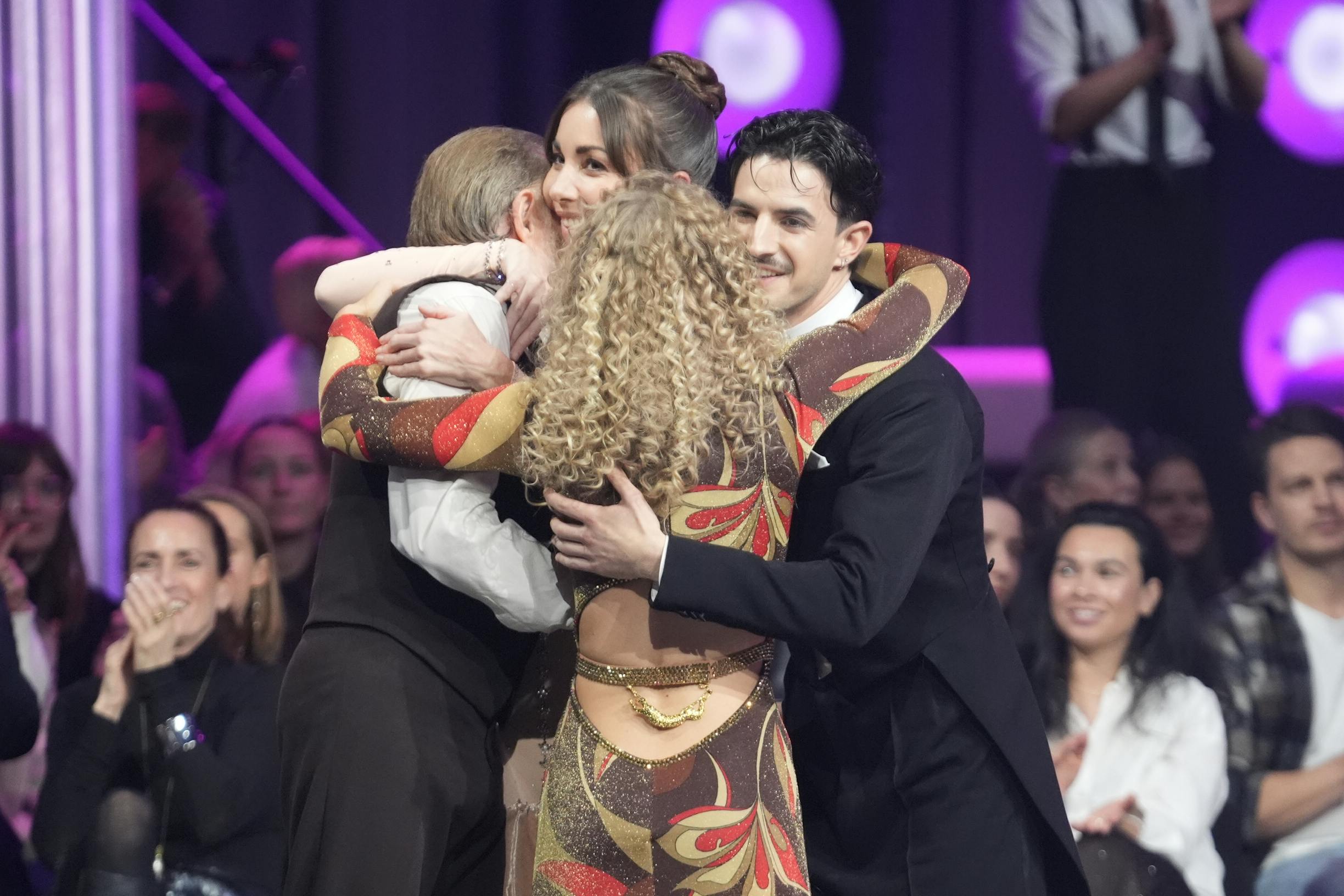 Det blev i den grad en nervepirrende omdans mellem Asta og Jesper og Julie og Eugen.