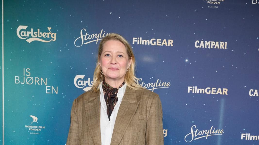 Trine Dyrholm føler sig helt hjemme i et jakkesæt.