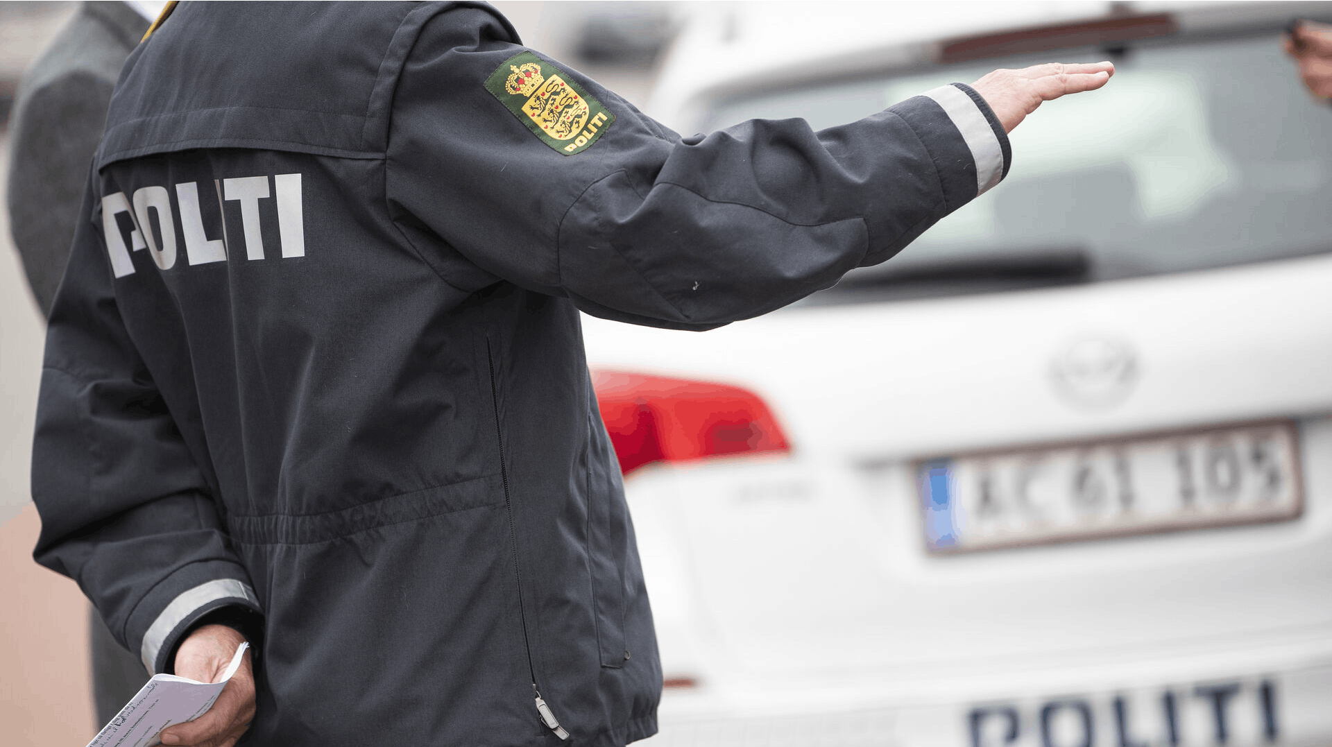 - Der er flere brande i området, der skal undersøges, siger vagtchefen.