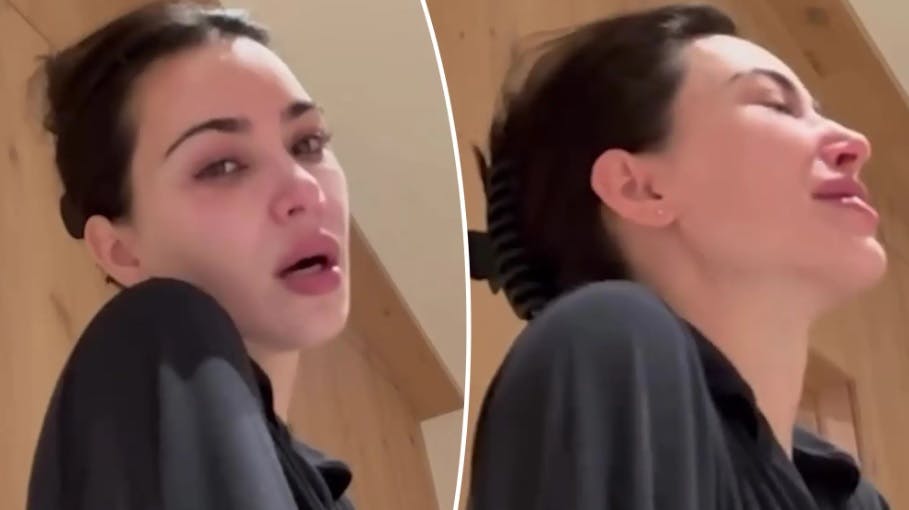 Kim Kardashian i tårer, mens hun studerer til eksamen, som hun dumper.