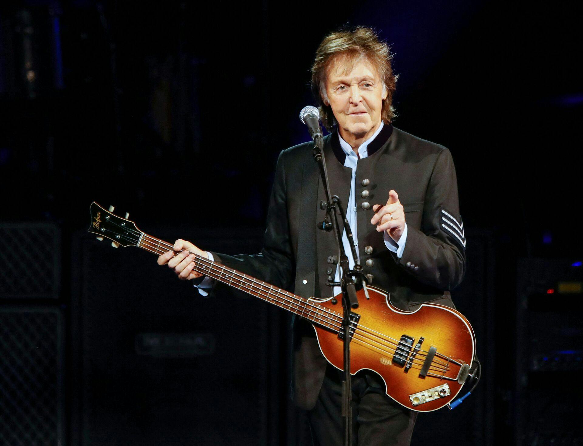 83-årige Sir Paul McCartney udgiver en protestsang.