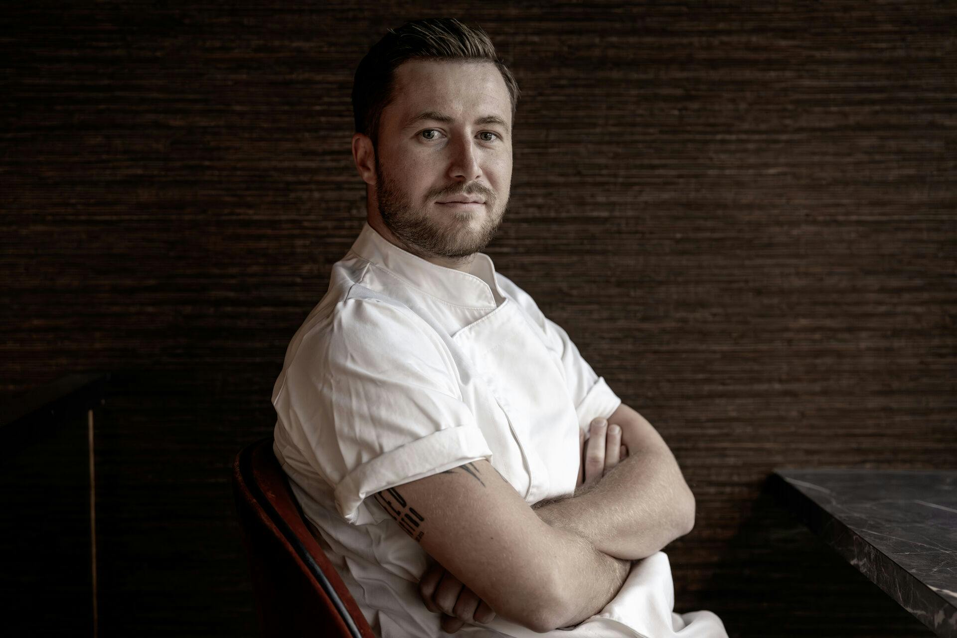 Jacob Jørgsholm har i sine seneste videoer på sin Youtube-kanal mødtes med Lars Løkke Rasmussen og Mette Frederiksen, men de politiske gæster har fået visse seere til at udtrykke utilfredshed med indholdet.