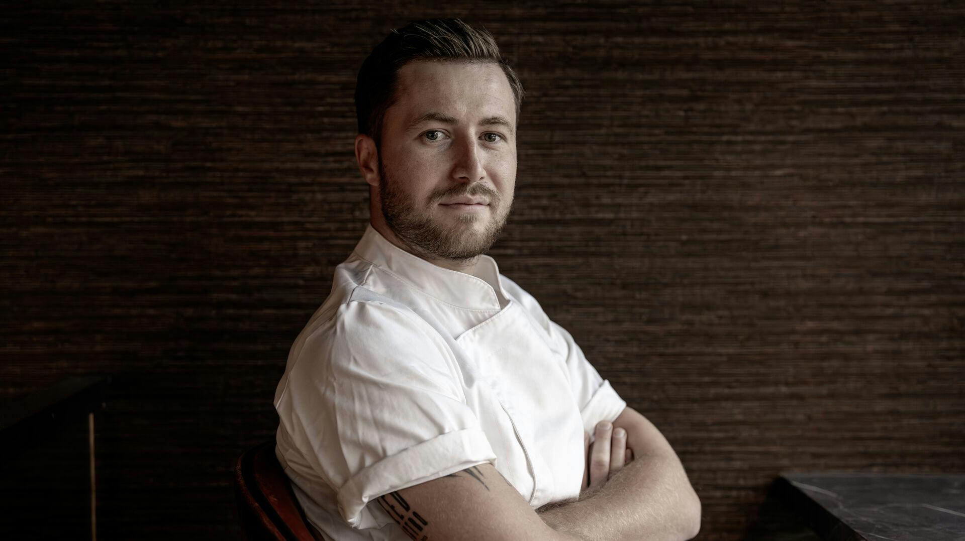 Jacob Jørgsholm har i sine seneste videoer på sin Youtube-kanal mødtes med Lars Løkke Rasmussen og Mette Frederiksen, men de politiske gæster har fået visse seere til at udtrykke utilfredshed med indholdet.