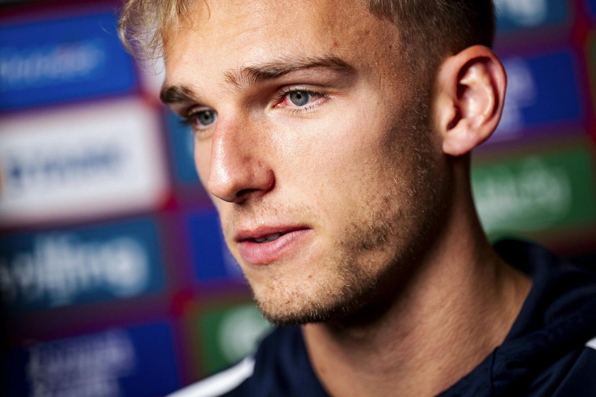 Gustav Isaksen er blevet single.