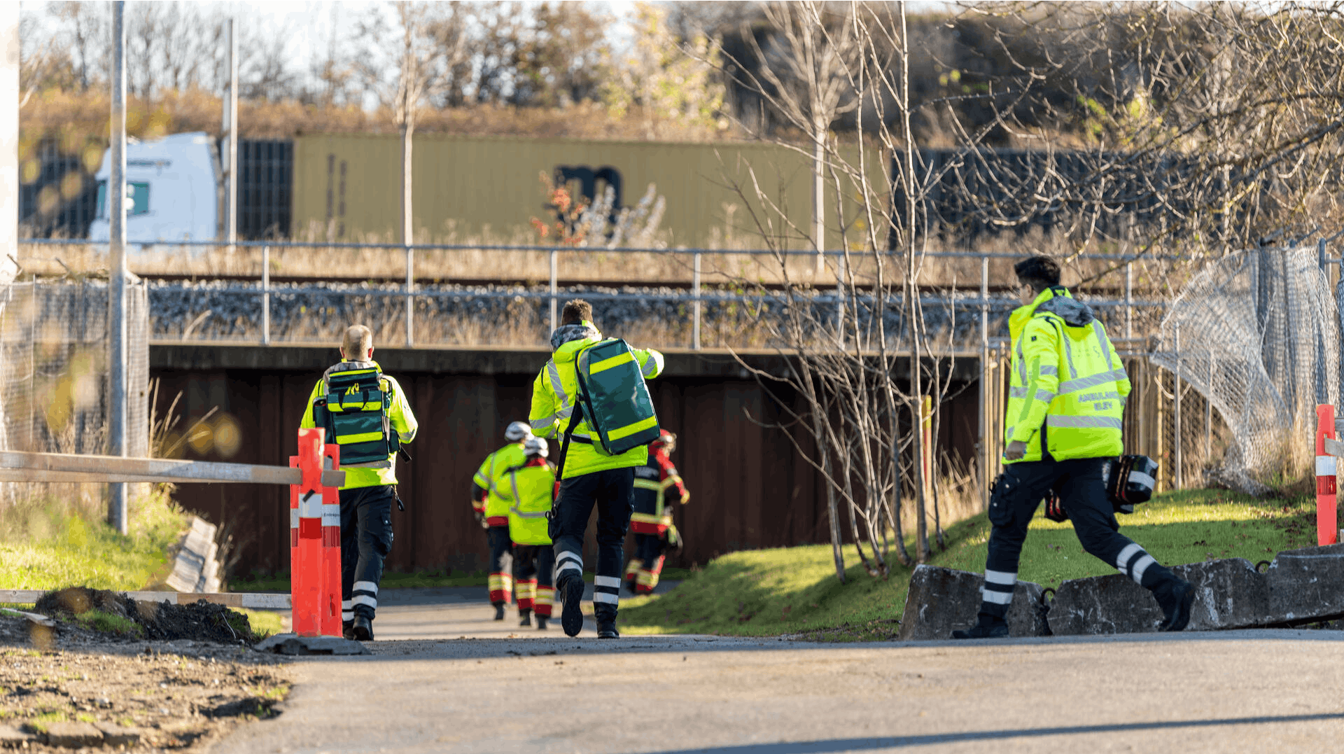 Midt- og Vestsjællands Politi er til stede ved personpåkørsel på regionaltogstrækningen mellem Solrød og Karlslunde på Østsjælland.