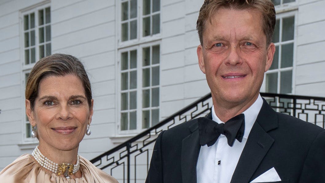 Ellen Hillingsø og Christoffer Castenskiold, som tilhører kongeparrets vennekreds, skal nu finde et nyt hjem.