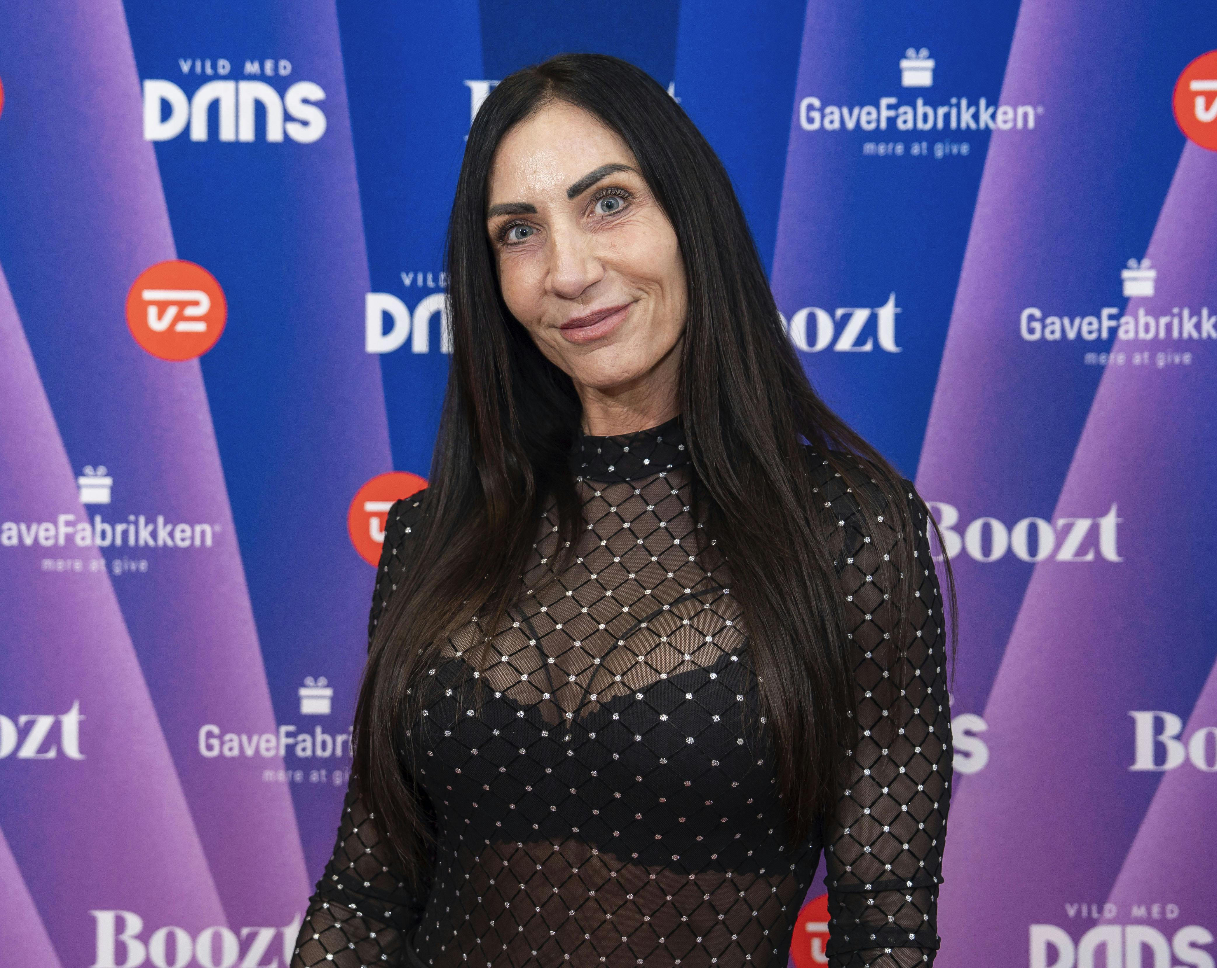 OPGAVE: Vild med dans program 6 - 2025. Rød løberSTED: KøbenhavnDATO: 20251029JOURNALIST:  Laura Dalgård Hansen, Helle Skram de Fries, Oliver Morell og Nikolaj Bonde