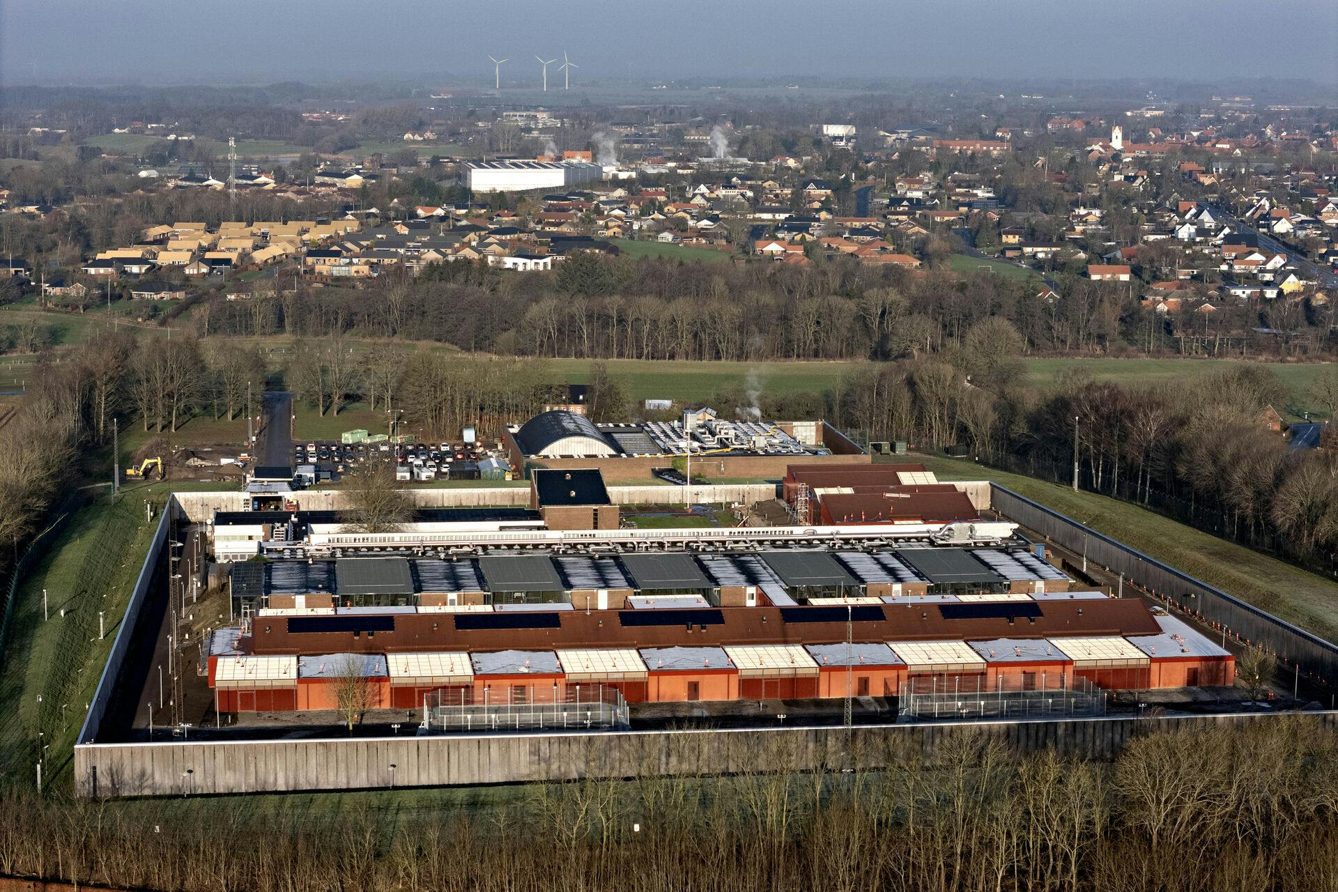 Overfaldet fandt sted i Ringe Fængsel, som er et lukket fængsel for udvisningsdømte indsatte.