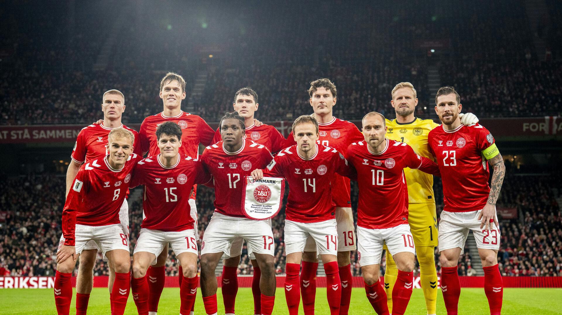 Danmarks kamp mod Belarus lørdag blev set af flere end 800.000 danskere, men kunne i sidste ende ikke trække lige så mange seere til skærmen som "Den store bagedyst". 