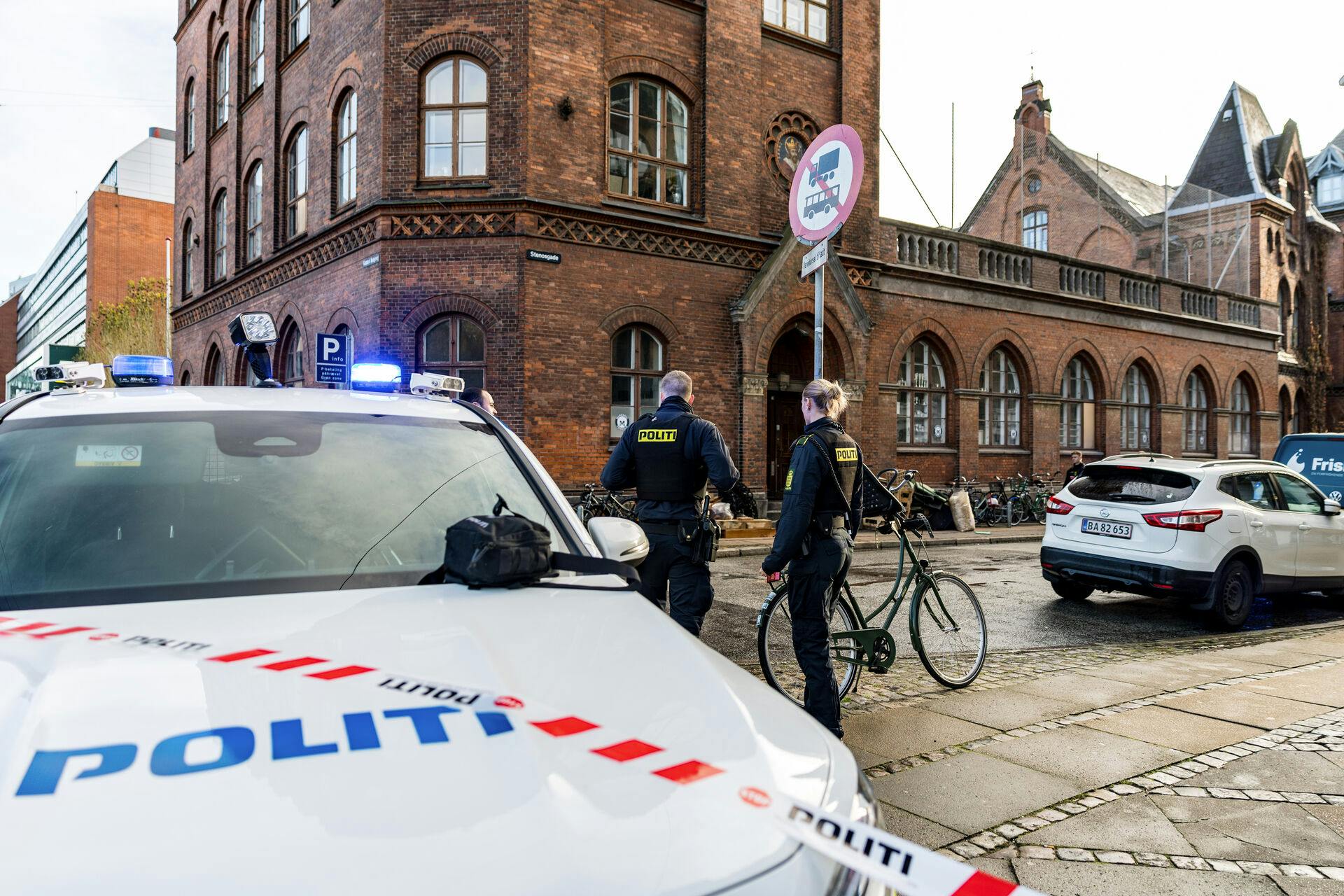 Stenosgade på Vesterbro i København blev spærret efter den alvorlige ulykke.