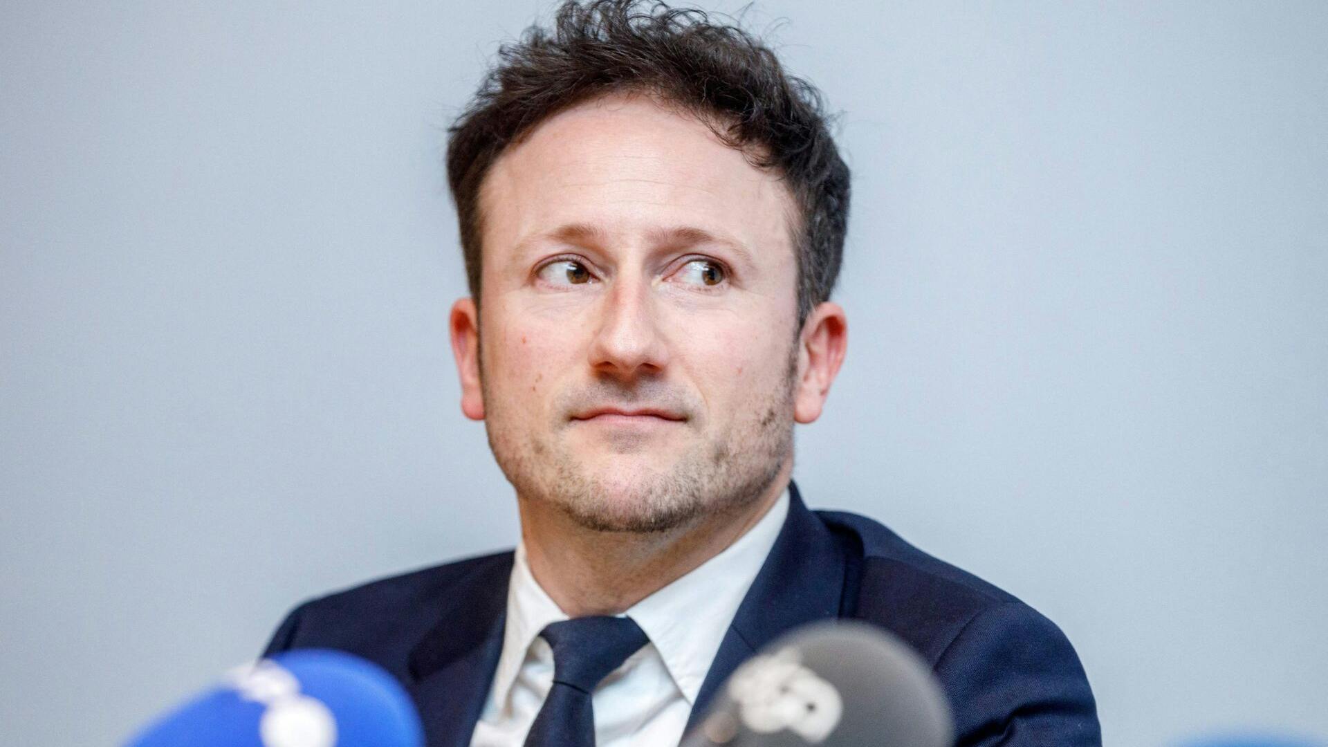 Otte personer er blevet anholdt i Belgien. De er mistænkt for at have til hensigt at dræbe Julien Moinil, den øverste anklager i Bruxelles.