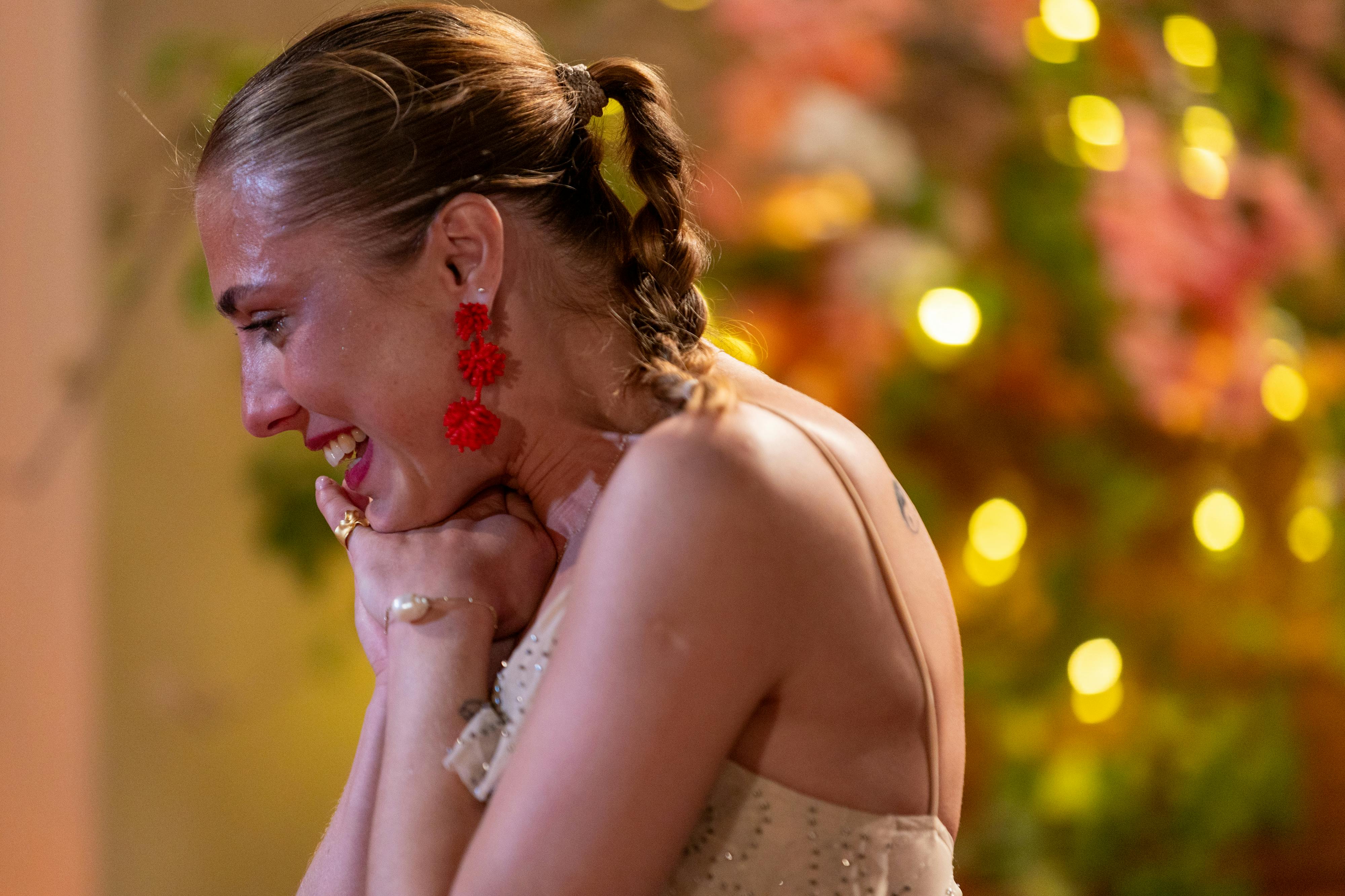 Det var hårdt for Bianca at sige farvel til de andre kvinder i villaen.