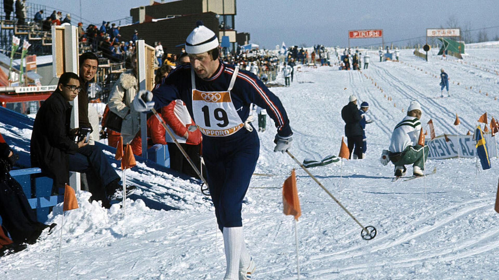Et par år efter dette billede blev taget i 1972, kunne Magne Myrmo juble efter sin sensationelle sejr ved VM i Falun. Det blev det sidste guld nogensinde, som er vundet på træski.