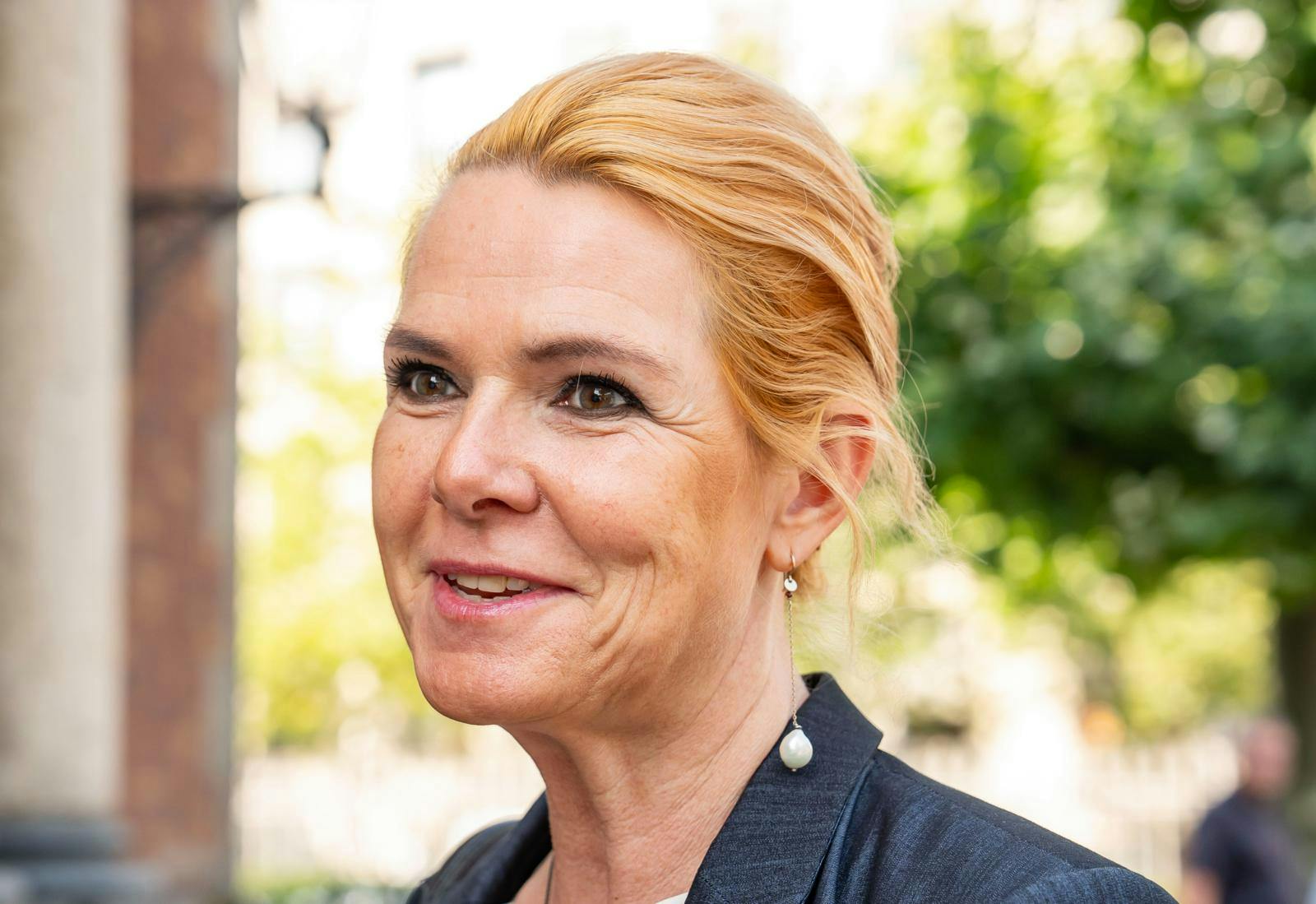 Mor har talt - og der ingen plads i hendes parti til medlemmer som ham.