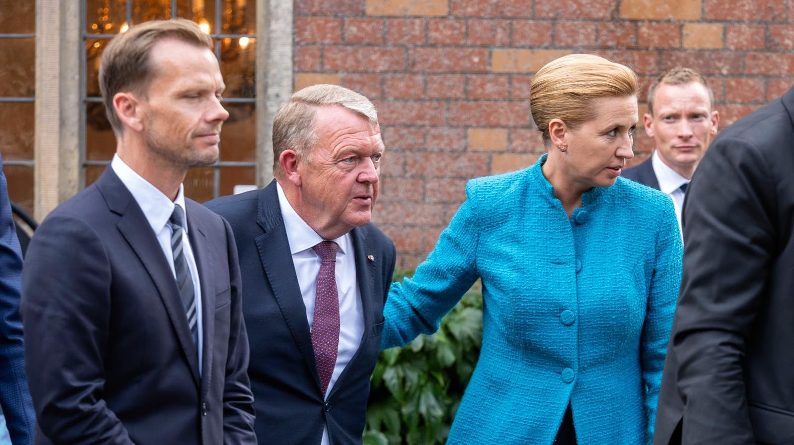 Peter Hummelgaard (t.v.) lagde ikke fingre imellem, da han efter kommunalvalget erkendte nederlaget og kaldte på forandring i partiet. Spørgsmålet er nu, hvordan chefen, Mette Frederiksen, reagerer på sådan en udmelding?