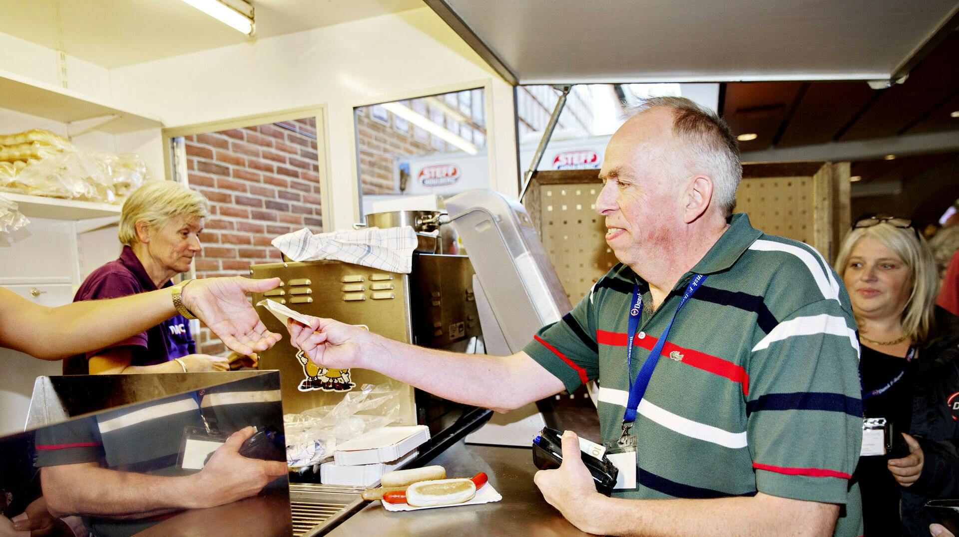 Postbuddet Ole Wedel er tilbage i byrådet i Halsnæs Kommune.