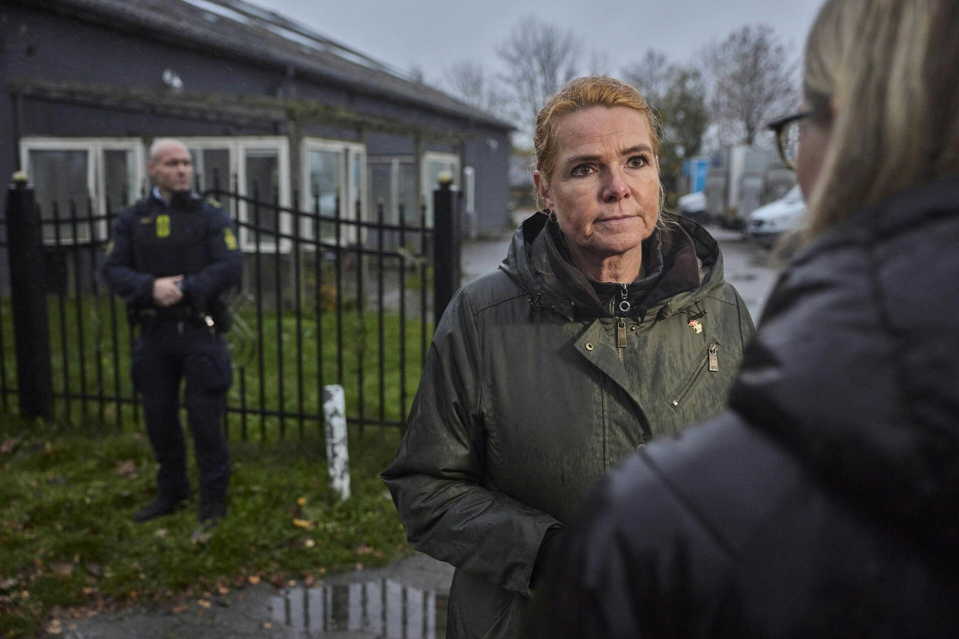 Formand for Danmarksdemokraterne Inger Støjberg annoncerer muslimrelateret udspil ved Grimhøjmoskeen ved Aarhus mandag den 3. november 2025. (Foto: Mikkel Berg Pedersen/Ritzau Scanpix)