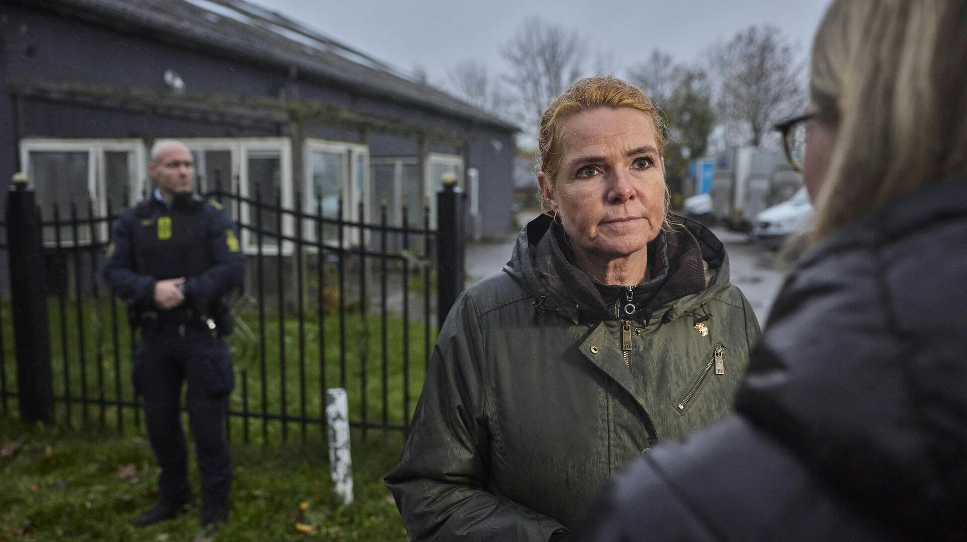 Formand for Danmarksdemokraterne Inger Støjberg annoncerer muslimrelateret udspil ved Grimhøjmoskeen ved Aarhus mandag den 3. november 2025. (Foto: Mikkel Berg Pedersen/Ritzau Scanpix)