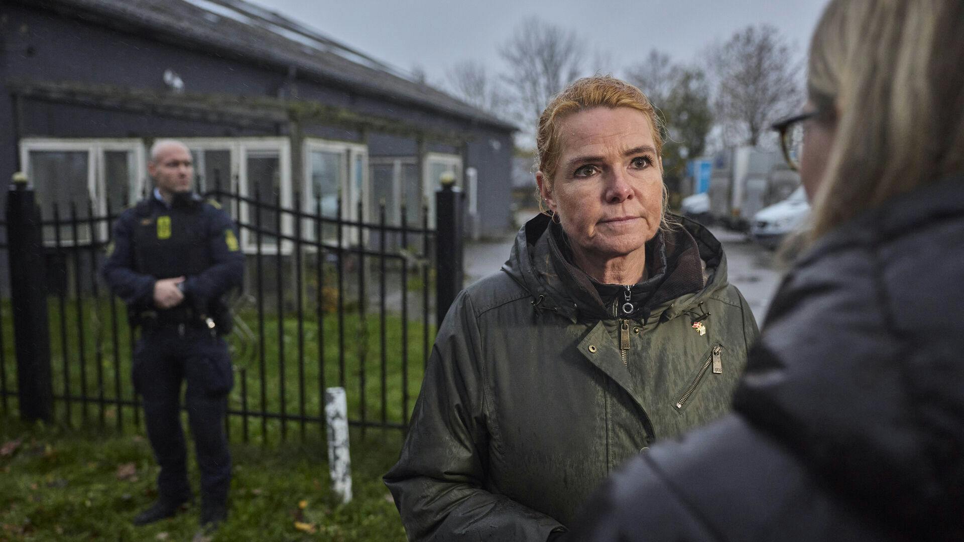 Formand for Danmarksdemokraterne Inger Støjberg annoncerer muslimrelateret udspil ved Grimhøjmoskeen ved Aarhus mandag den 3. november 2025. (Foto: Mikkel Berg Pedersen/Ritzau Scanpix)