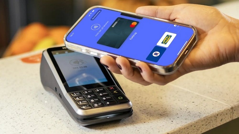 MobilePay kan med ny funktion bruges til at betale kontaktløst ved kortterminaler.