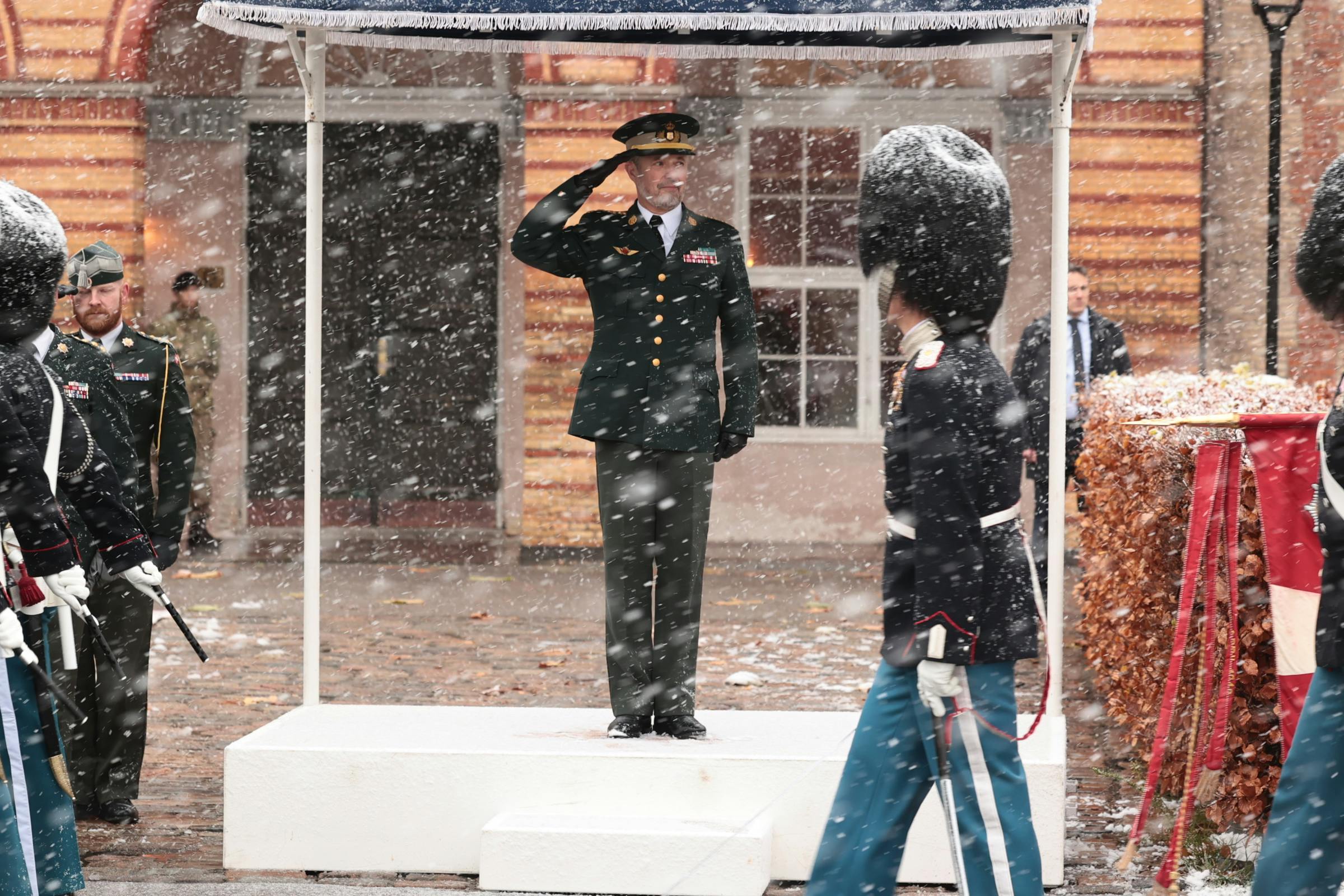 Kong frossenpind ville i stå i snevejret.