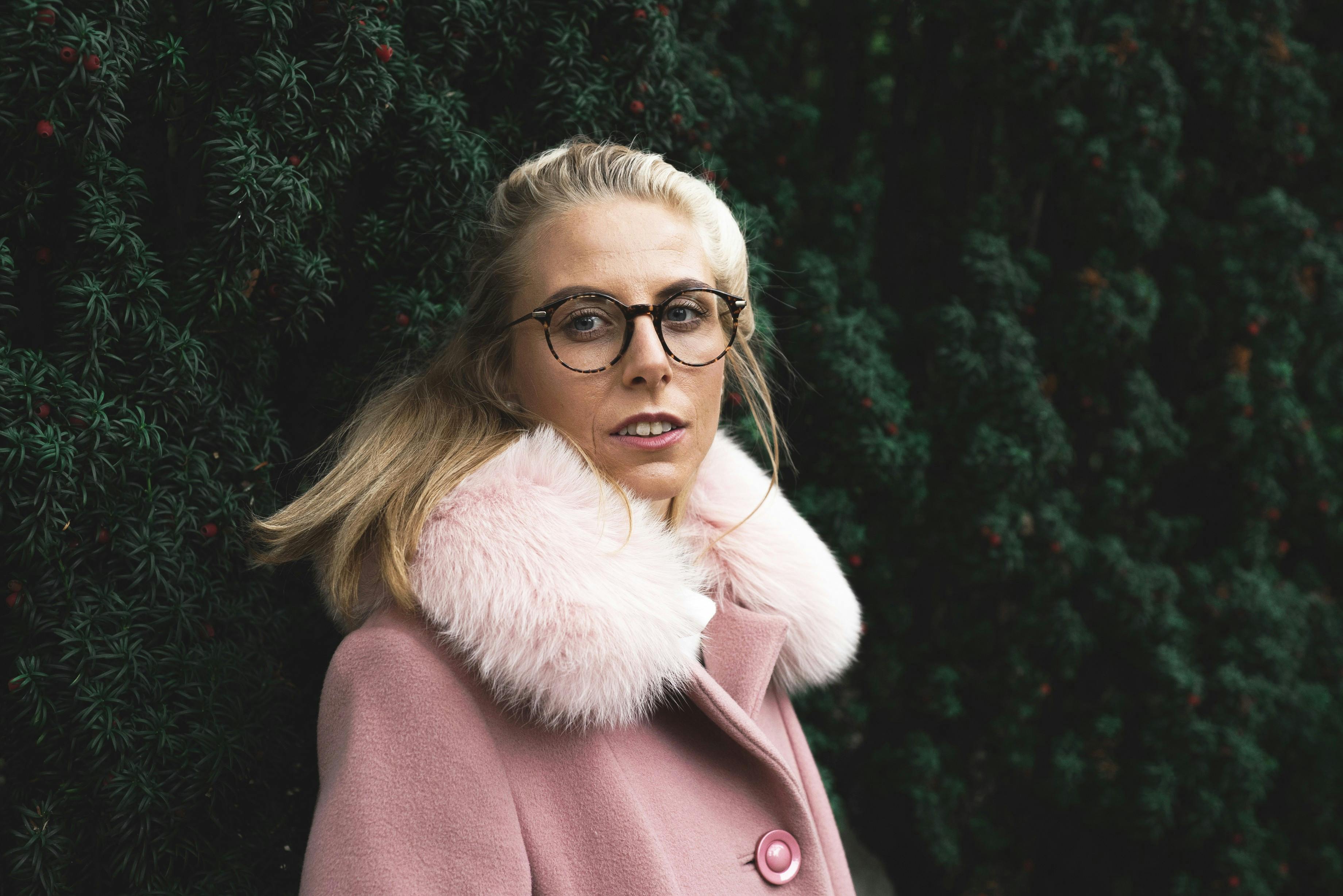 I en ny bog fortæller folk omkring Fie Oppenhagen Arildsen om flere hændelser, der undrede dem. 