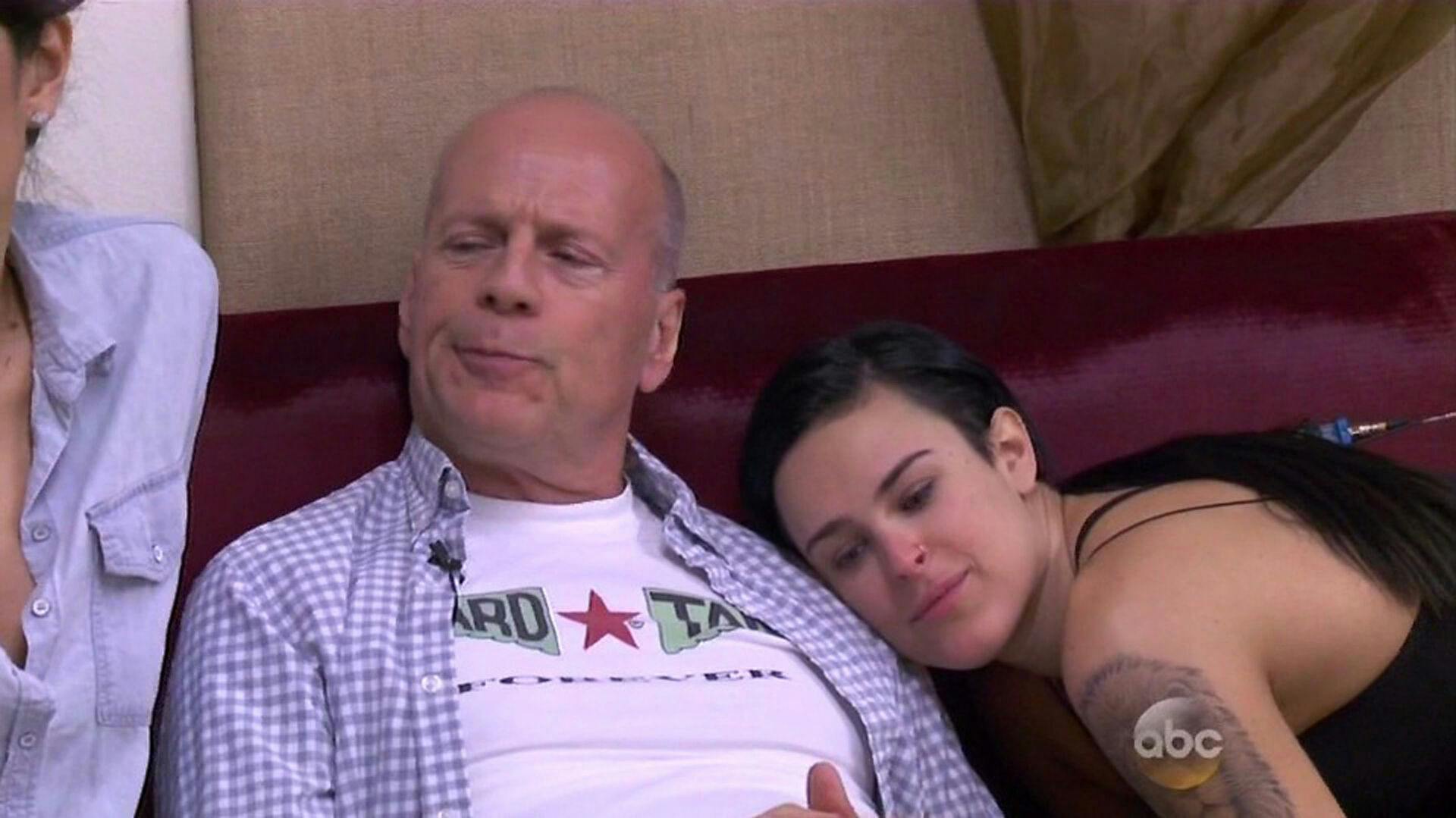 - Jeg er så taknemmelig for, at når jeg giver ham et kram, uanset om han genkender mig eller ej, så kan han mærke den kærlighed, jeg giver ham, lyder det i dag fra Rumer Willis, som her ses med sin far Bruce Willis ved en tidligere lejlighed.