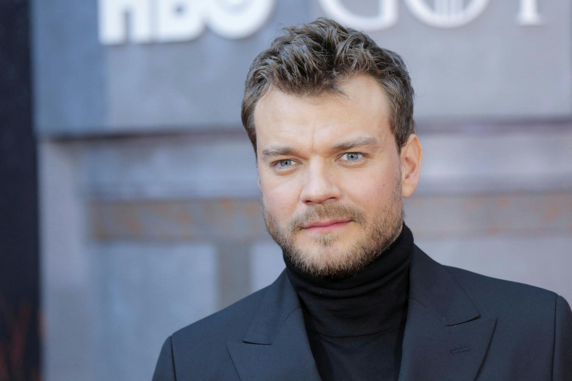 Pilou Asbæk var i begyndelsen tæt på at miste sin far.