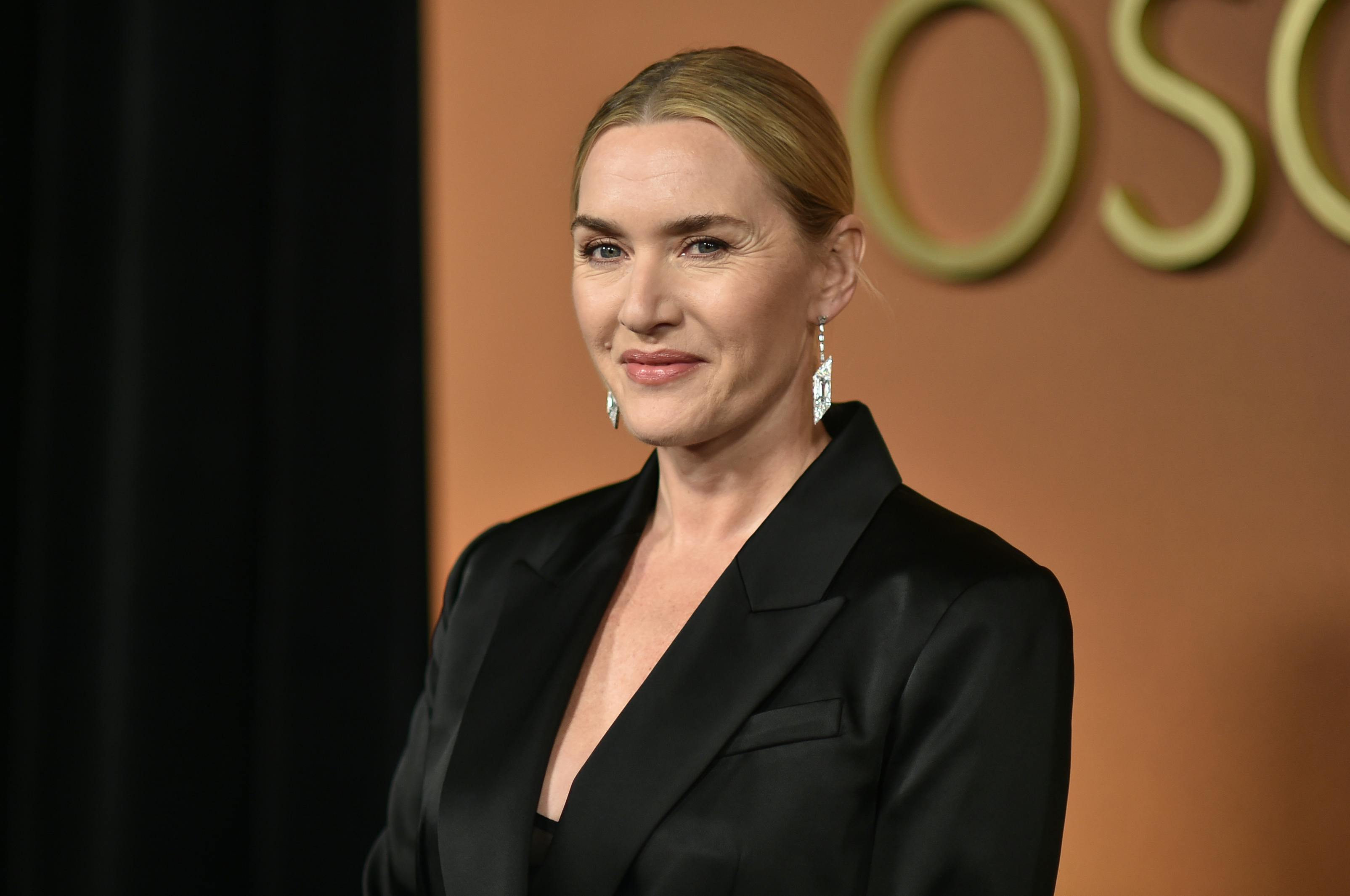 Kate Winslet glemmer aldrig sit første møde med kong Charles.