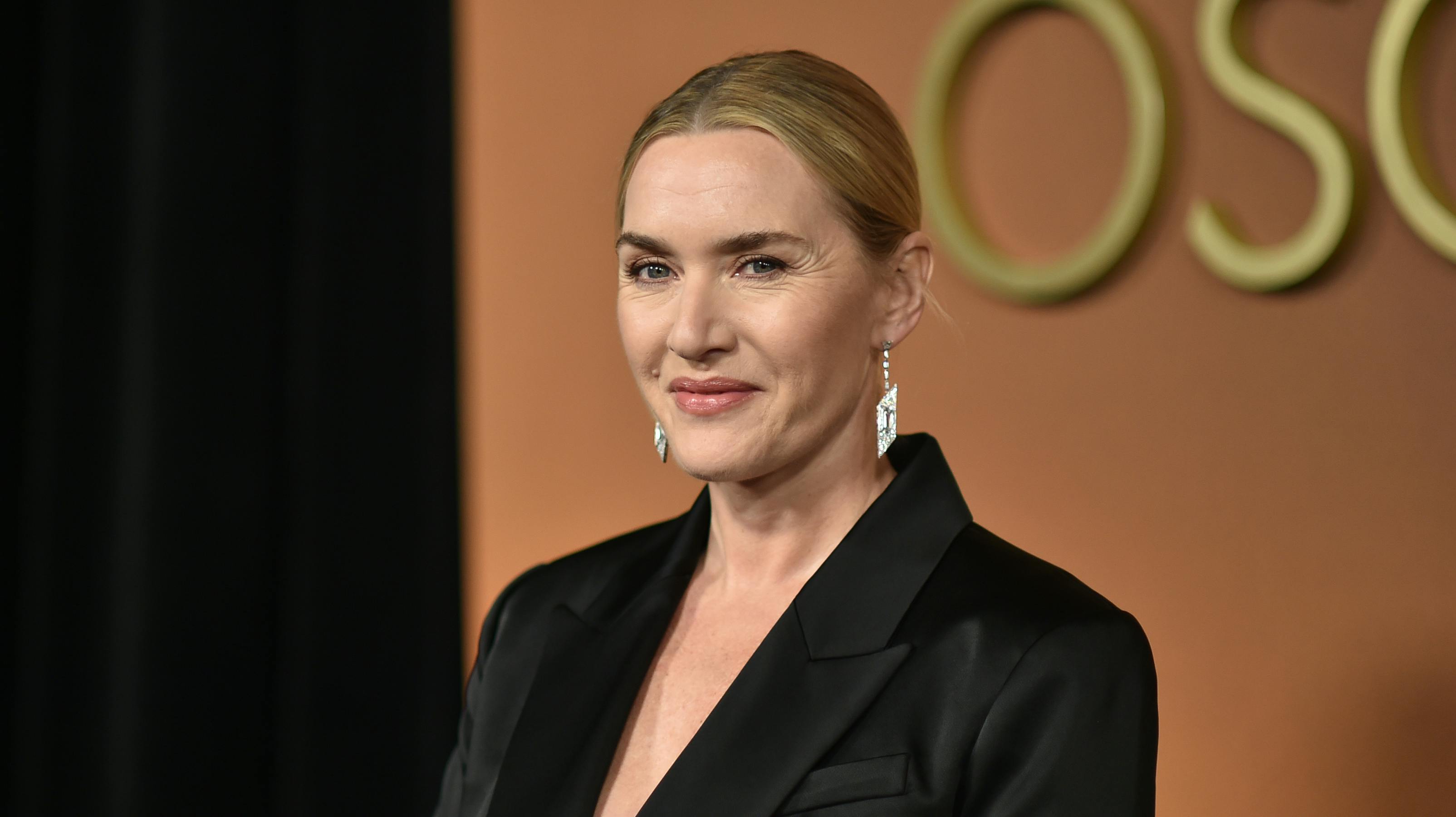 Kate Winslet glemmer aldrig sit første møde med kong Charles.