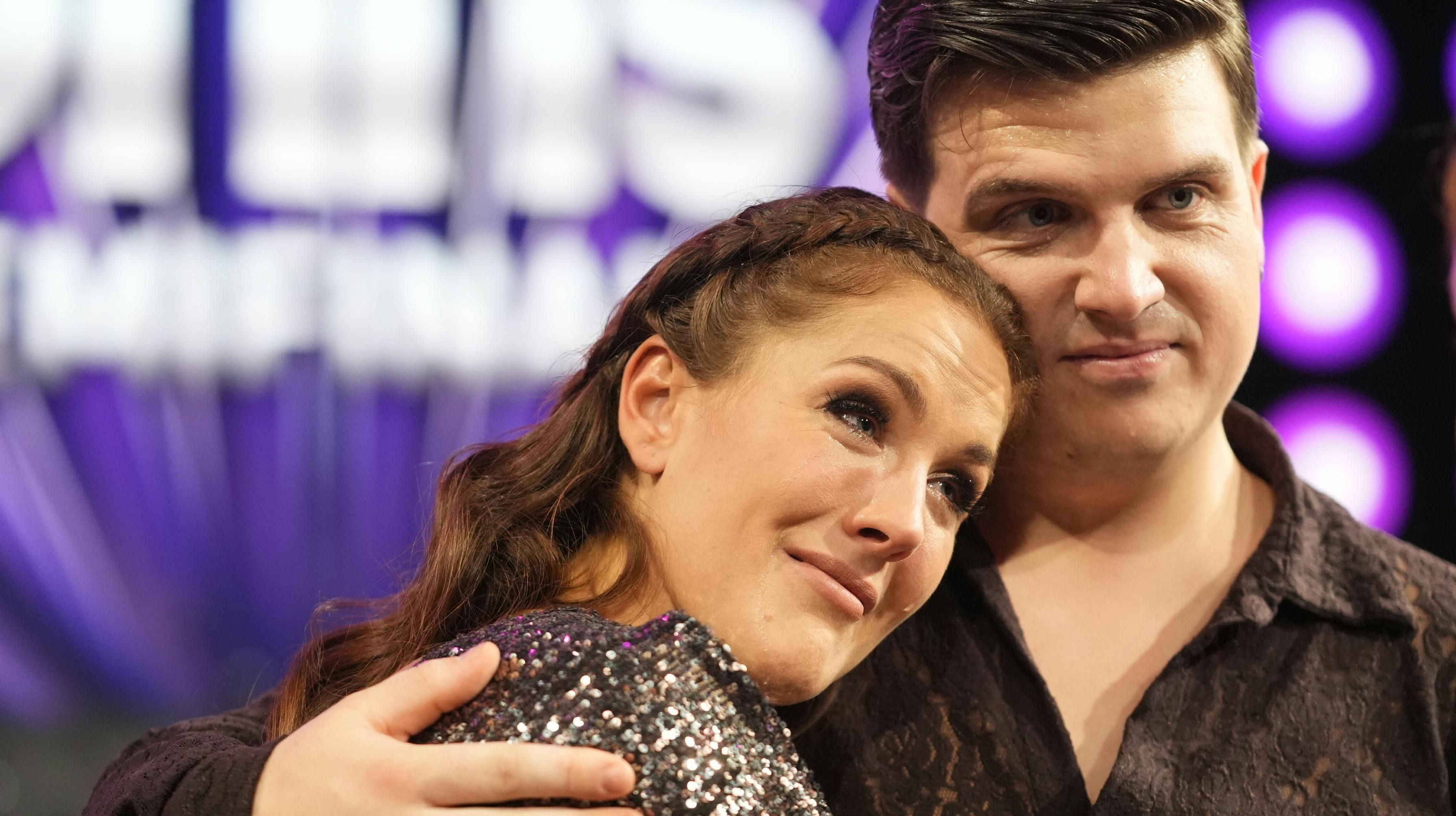 Det er ikke dommernes point, der bærer dem til finalen i Horsens, men seerne hjemme i stuerne kan ikke få nok af Alferd og Camilla.