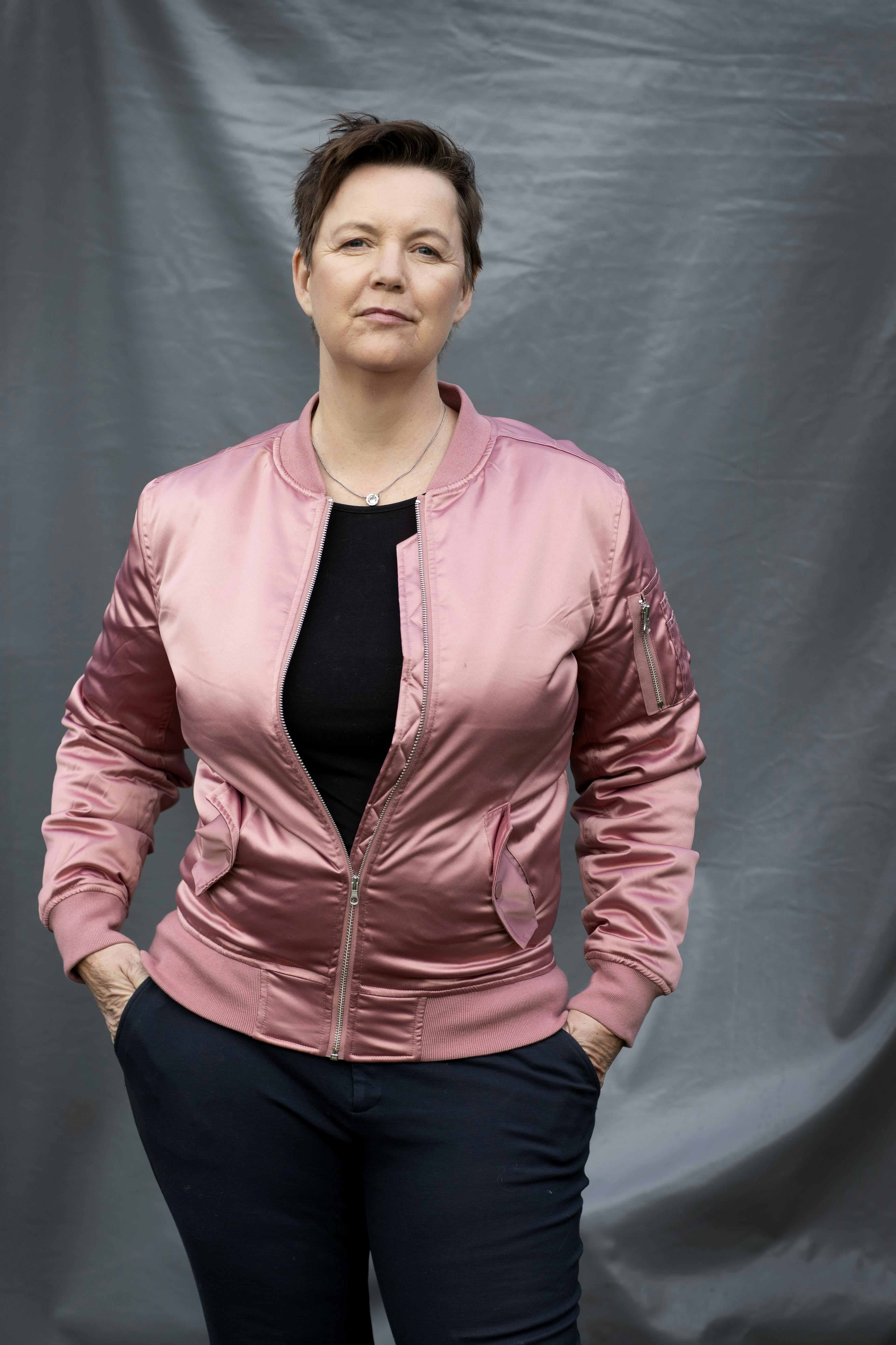 Portræt af forfatter Katrine Marie Guldager.