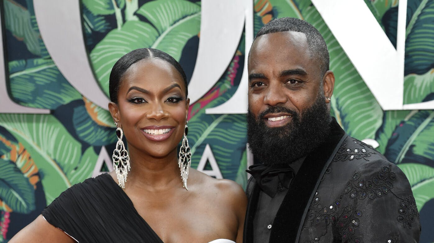 Kandi Burruss (tv.) og Todd Tucker (th.) går hver til sit.
