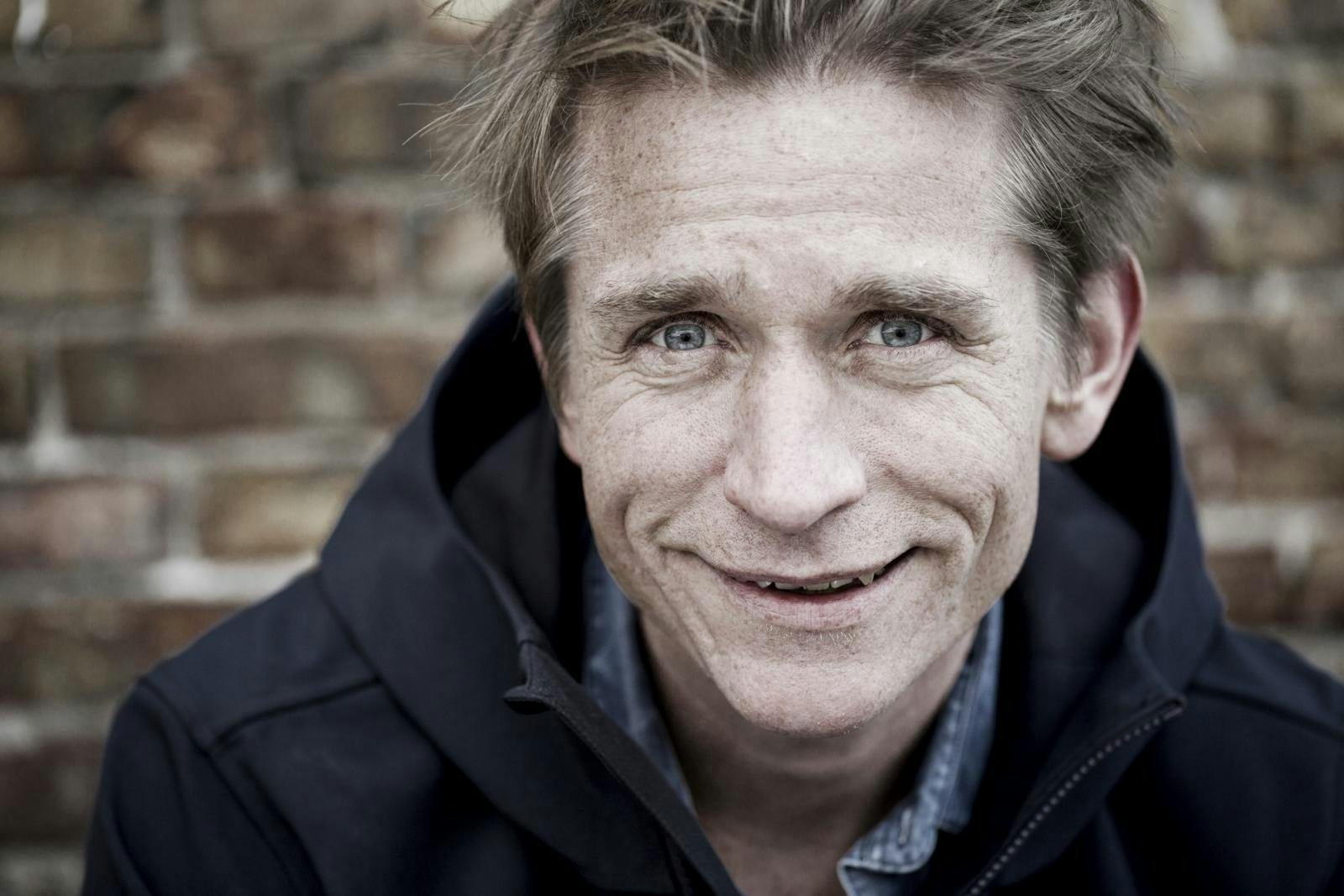 Adam Aamann har foret pengetanken. 