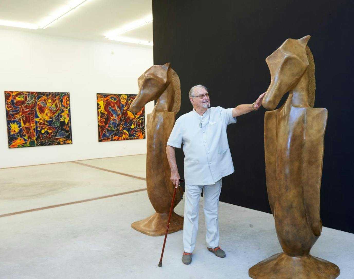 Prins Henrik udstillede i 2016 sine skulpturer på Mallorca - side om side med Carl-Henning Pedersens værker.