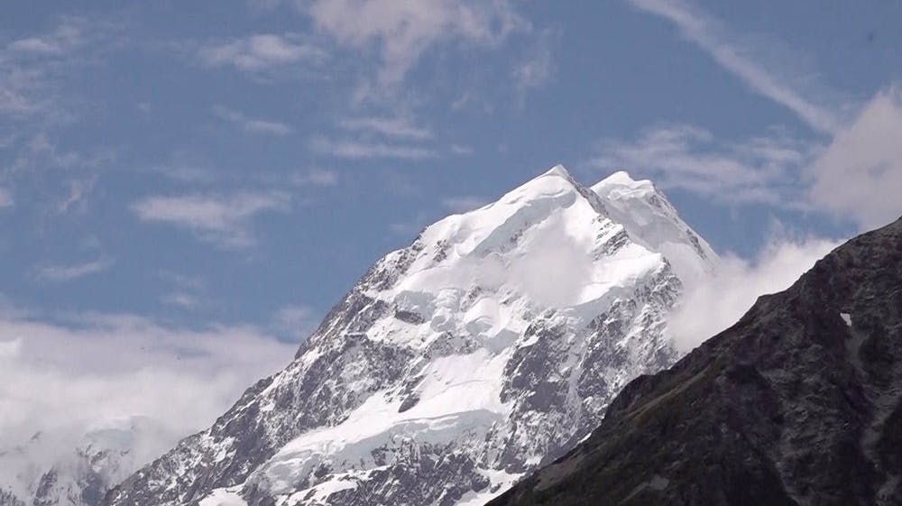 Adskillige bjergbestigere har over det seneste århundrede mistet livet i forsøget på at nå toppen af Mount Cook i New Zealand. (Arkivfoto). - Foto: Tvnz/Reuters