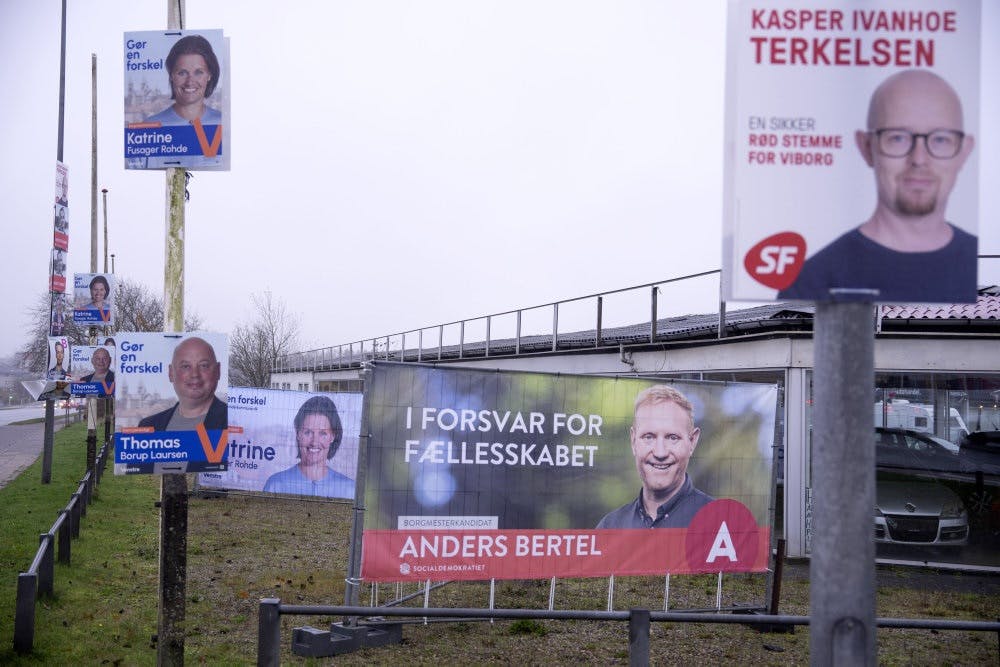 De sidste valgplakater skal ned onsdag ellers falder bøderne.