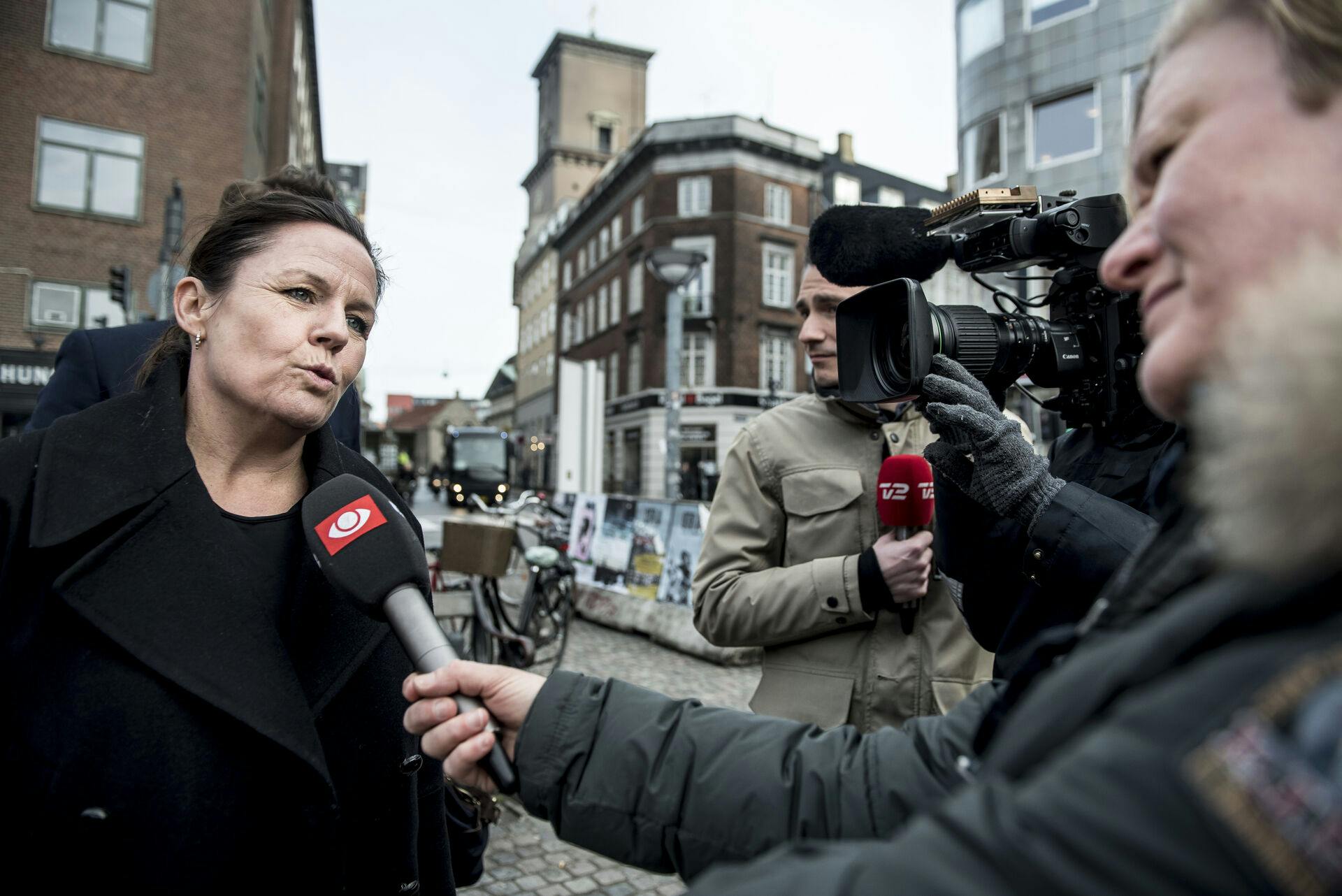 Forsvarer Betina Hald Engmark ankommer til Københavns Byret, hvor retssagen imod Peter Madsen fortsætter i retssal 60, torsdag den 5. april 2018. Peter Madsen er tiltalt for at have dræbt den svenske journalist Kim Wall på sin ubåd, parteret liget og kastet delene i havet.. (Foto: Mads Claus Rasmussen/Ritzau Scanpix)