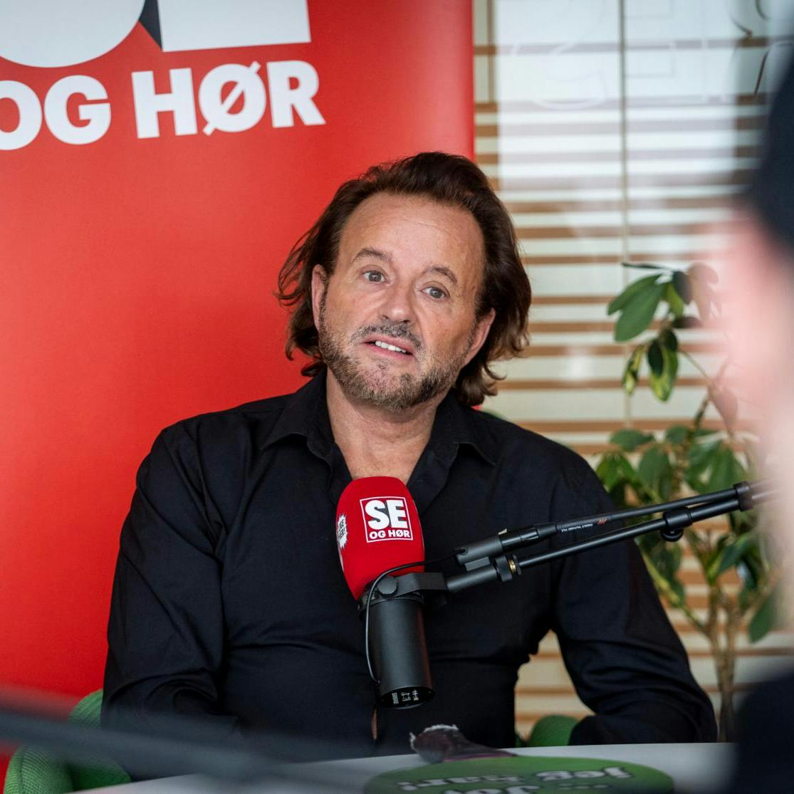 - Jeg får et chok. Jeg forstår ikke, hvad fanden der sker, fortæller Dennis Knudsen om det øjeblik, han midt under sin teoriprøve blev prikket på skulderen og anholdt af to politibetjente.