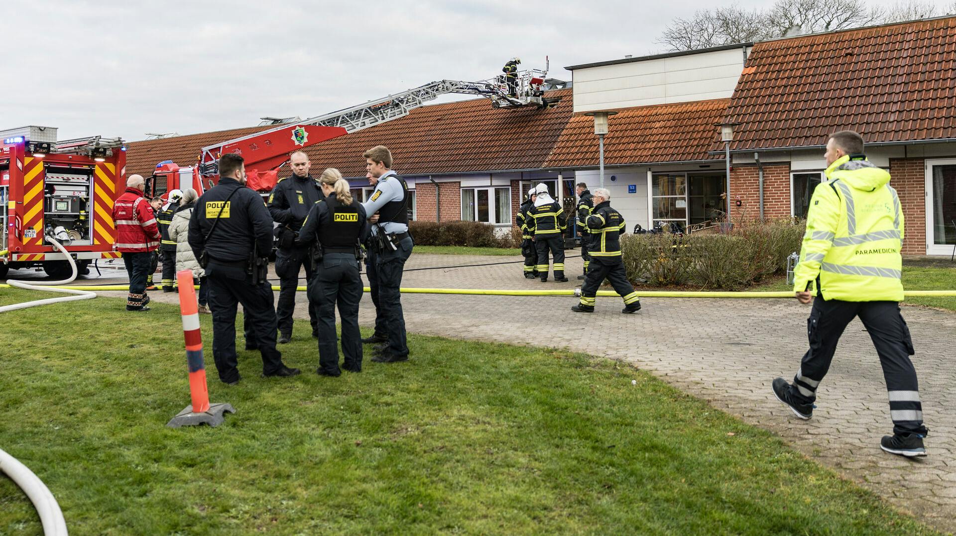 Flere personer er blevet evakueret ved en en brand på Plejecenter Sømarken i Nykøbing Falster onsdag den 26. november 2025