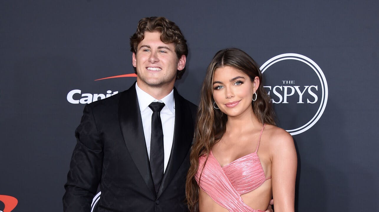 Jake Funk (tv.) og Hannah Ann Sluss.