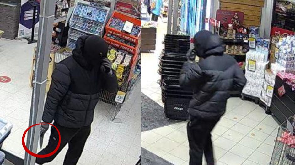 Her ses manden med kniven i højre hånd.