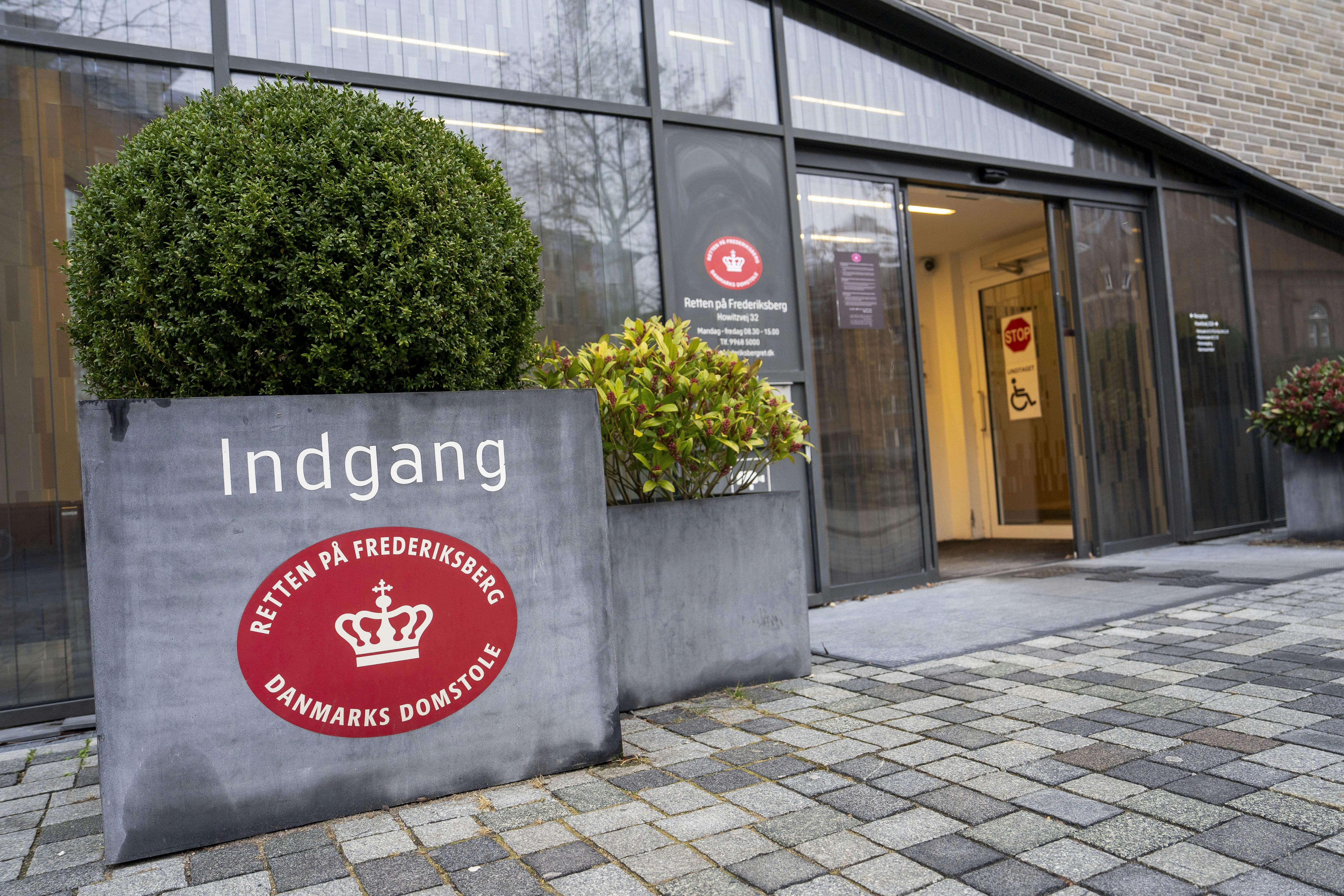 De mistænkte svindlere bliver onsdag fremstillet for en dommer ved Retten på Frederiksberg.