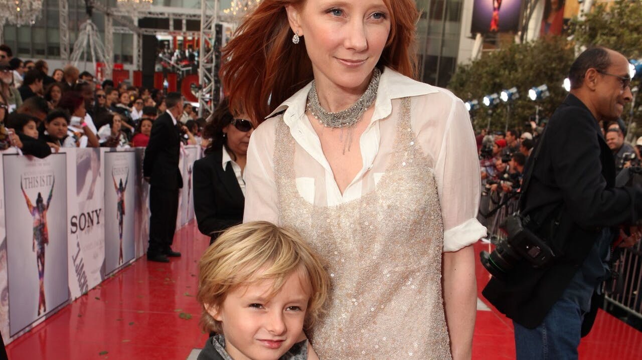 Anne Heche sammen med en noget yngre udgave af Homer Laffoon.