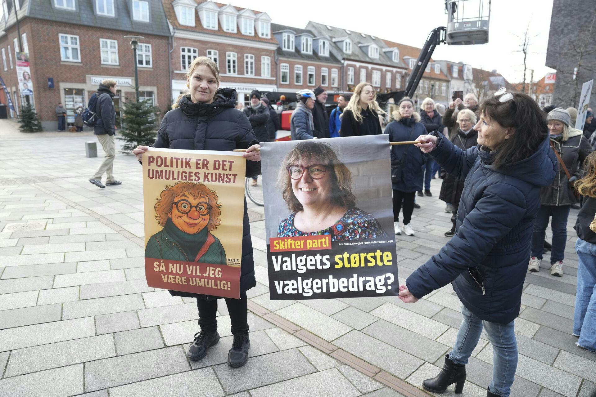 Borgere i Middelfart holder demonstration mod politikerlede foran rådhuset i Middelfart torsdag den 20. november 2025. 