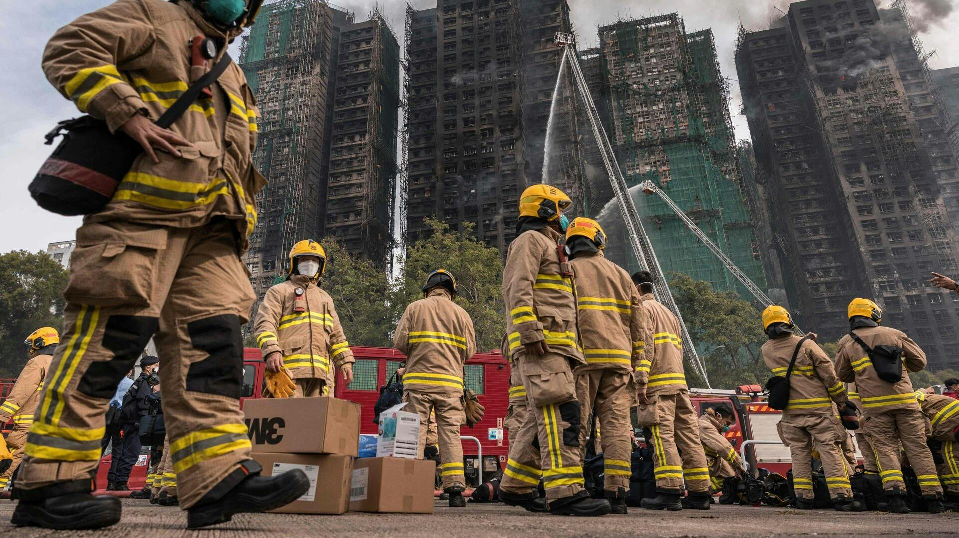 Kinas præsident har afsat 1,8 milliarder til Røde Kors-indsatsen efter branden i Hongkong.